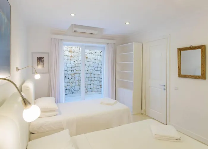 Peninsula Seafront - 1031