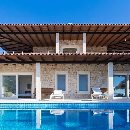 Peninsula Seafront - 1031